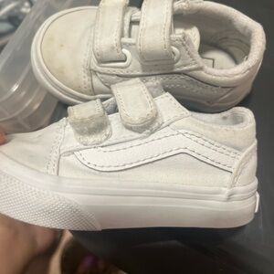 Toddler Vans size 4 need good cleaning